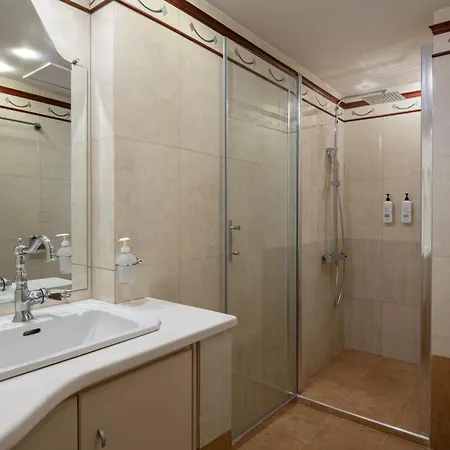 Lassani Penthouse شقة *