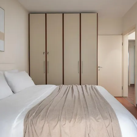 Lassani Penthouse شقة *